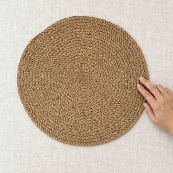 Round Rope Placemats in 6 Colours, 33 cm — In hand