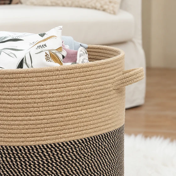Cotton Rope Laundry Basket with Lid, 35 x 35 x 45 cm — Rim side handle detail