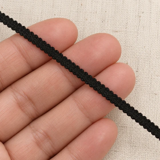 4 mm Black Braided Trim with Picot Edges — In hand